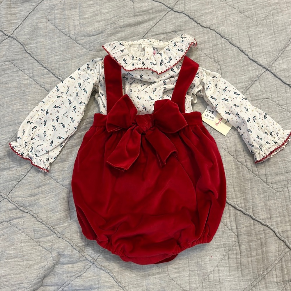 Sophie and Lucas Christmas outfit